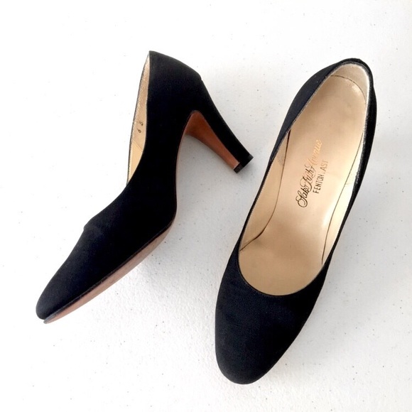 Saks Fifth Avenue Vintage Heels - Picture 1 of 7